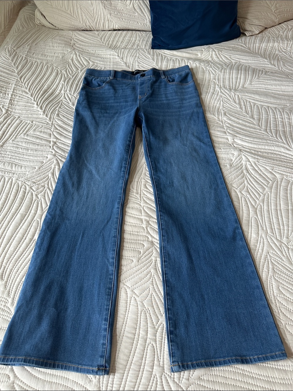 Betabrand Women's flare Leg yoga pants Jeans in Medium Blue